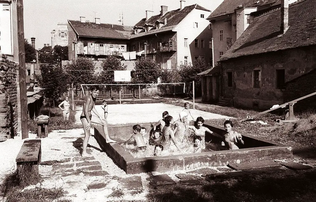 Dragiša Modrinjak – 1024px-Manjši_bazen_ob_Partizanski_cesti_v_Mariboru_1962.jpg