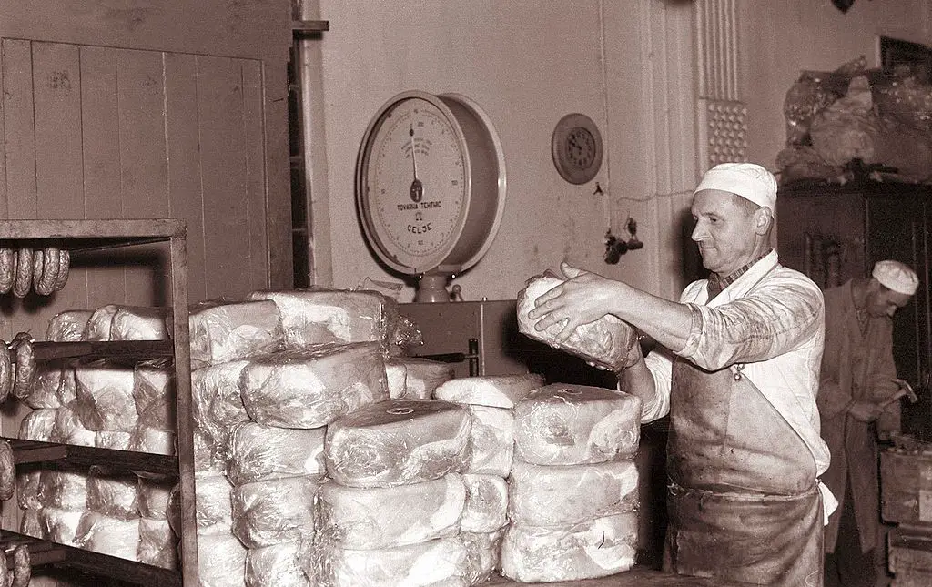 Tovarna mesnih izdelkov v Murski Soboti. 1960.jpg