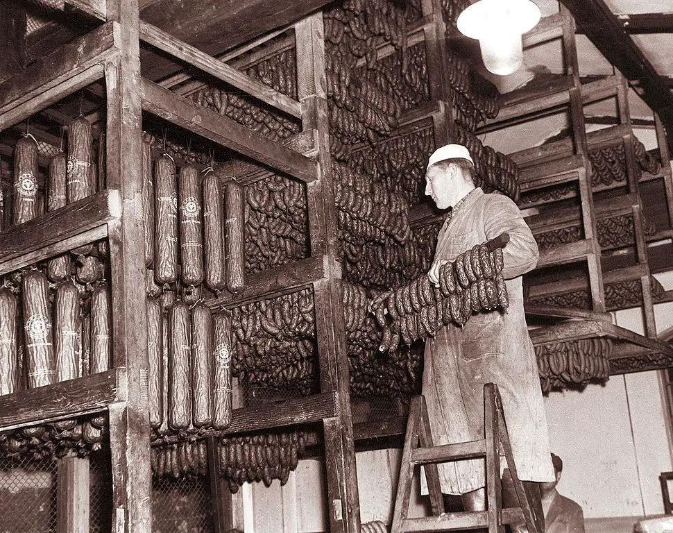 Tovarna mesnih izdelkov v Murski Soboti. 1960 02.jpg
