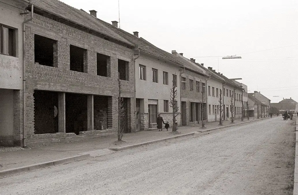 Ulica Štefana Kovača v Murski Soboti 1957.jpg