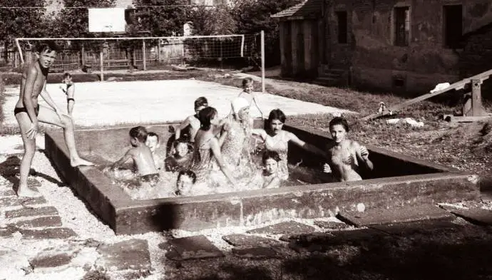 Detail of a small pool on Partisanki cesta, Maribor, 1962