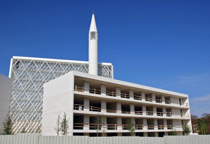 The currently unfinished mosque