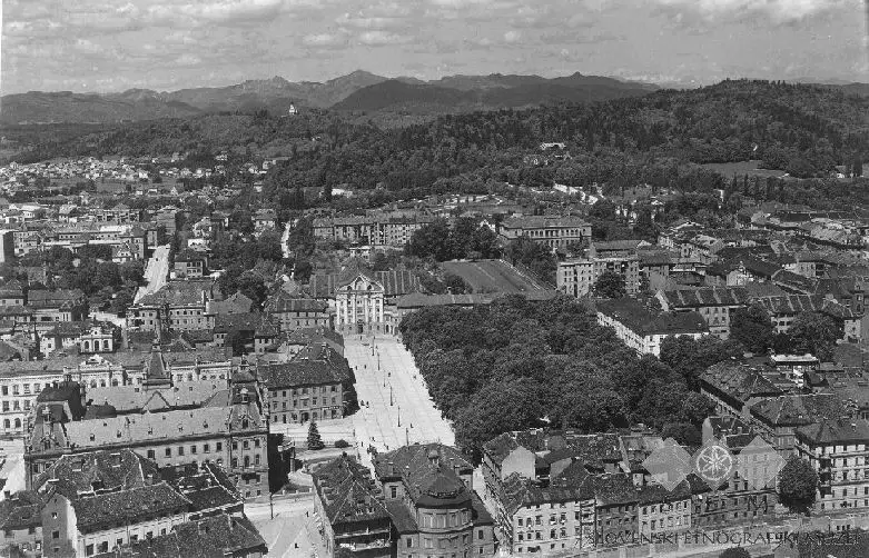 1928 - 47 Postcard_of_Ljubljana,_Congress_Square_(7).jpg