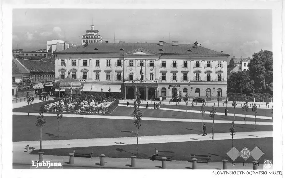 1941_postcard_of_Ljubljana,_Congress_Square_(2).jpg