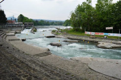 Kayak and canoe centre Tacen.jpg