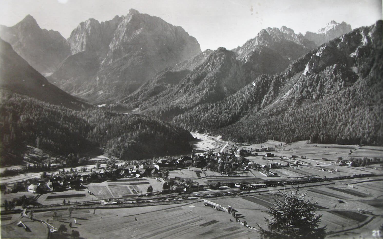 Postcard_of_Kranjska_Gora_1938_(2).jpg