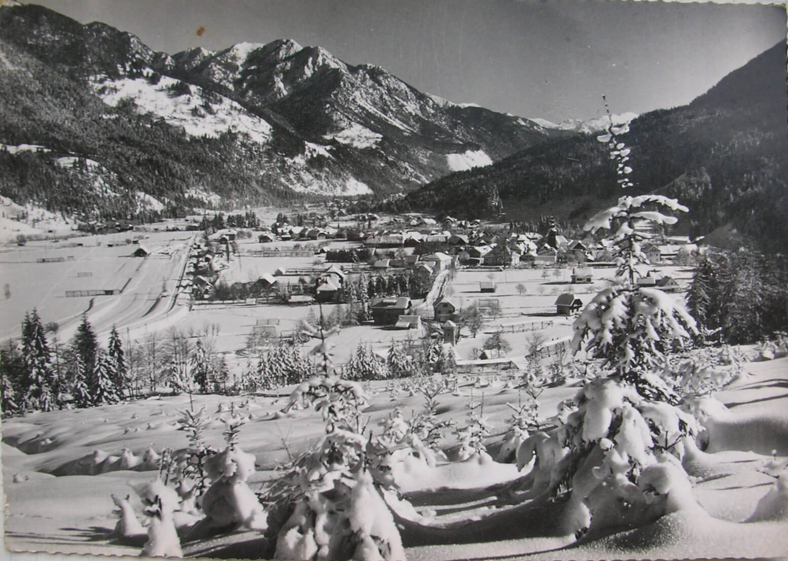 Postcard_of_Kranjska_Gora_1960_(3).jpg