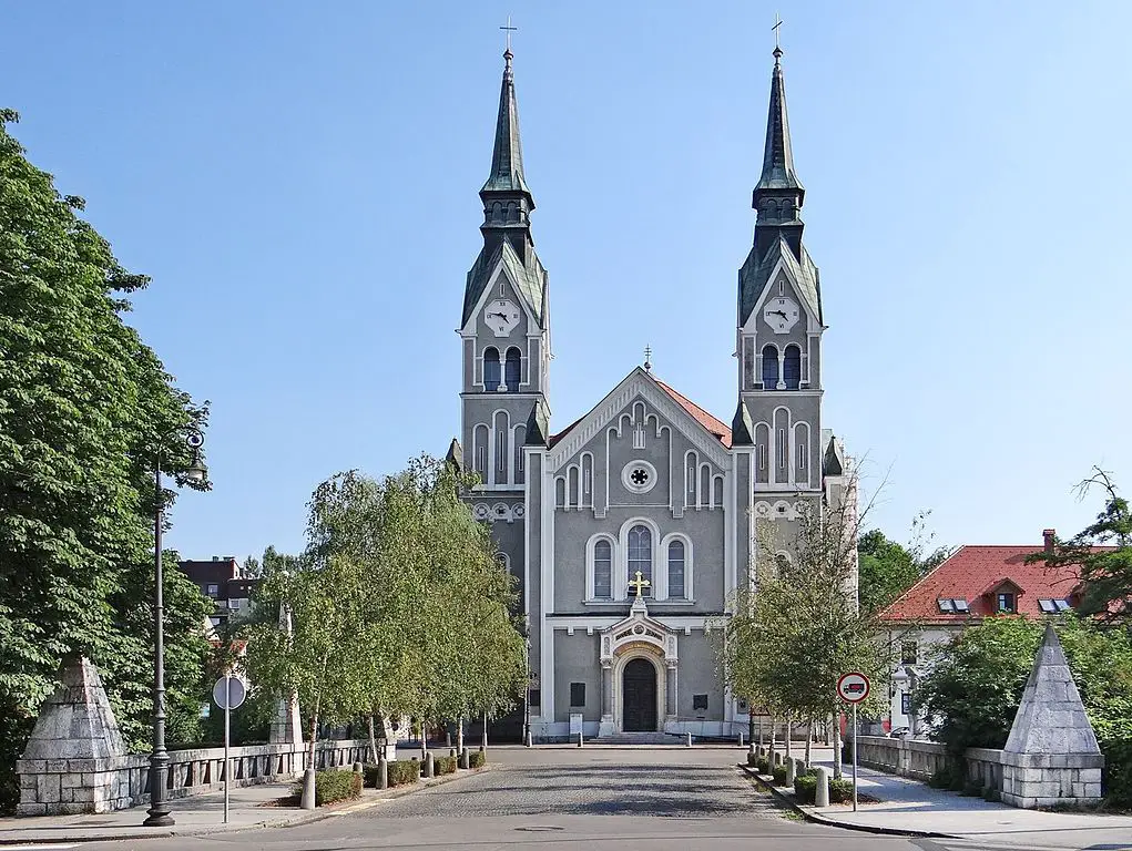 Wikimedia - Jean-Pierre Dalbéra CC by 2.0 Trnovo bridge Le_pont_et_l'église_de_Trnovo_(Ljubljana)_(9397818425).jpg