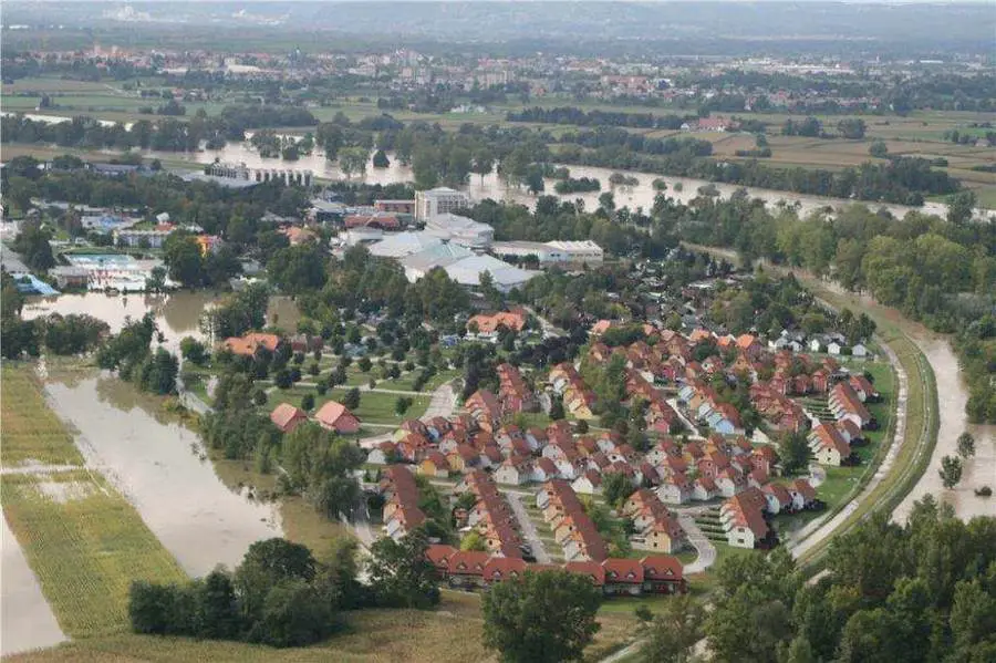 ministry of defence of the republic of slovenia (mo rs) or slovenian armed forces 2010_floods_in_slovenia_(10).jpg