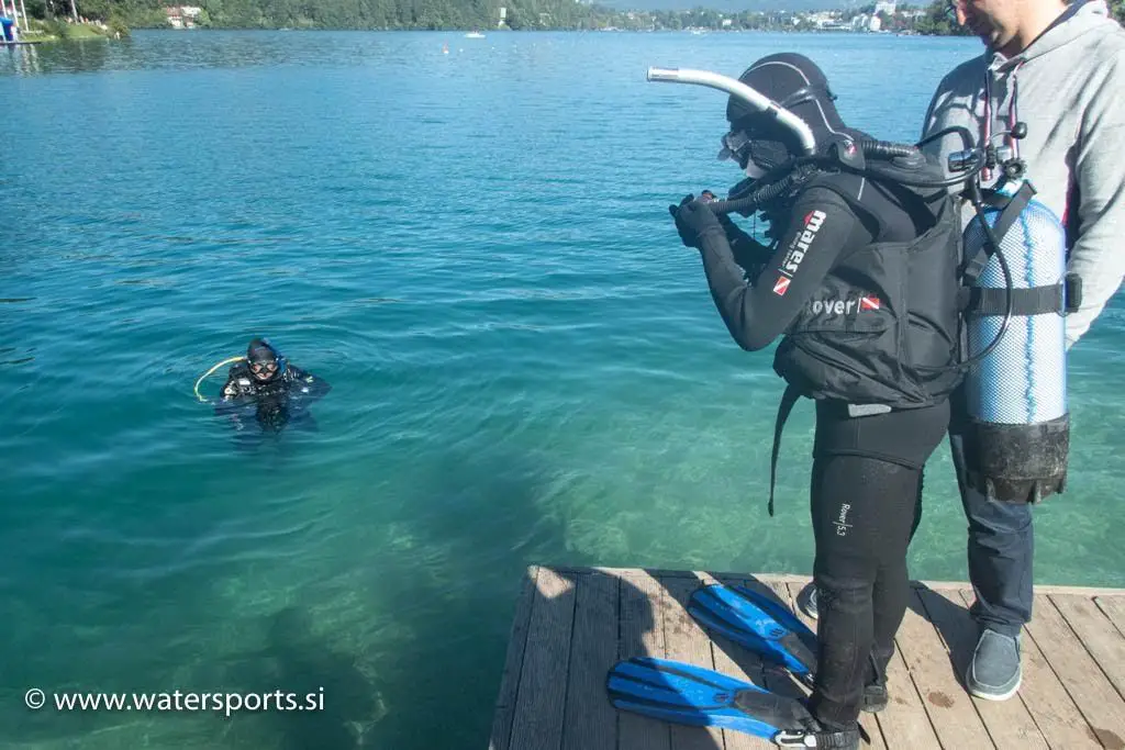 padi_zacetni_potapljaski_tecaj_bled_P9214374_padi_open_water_diver_course_bled.jpg