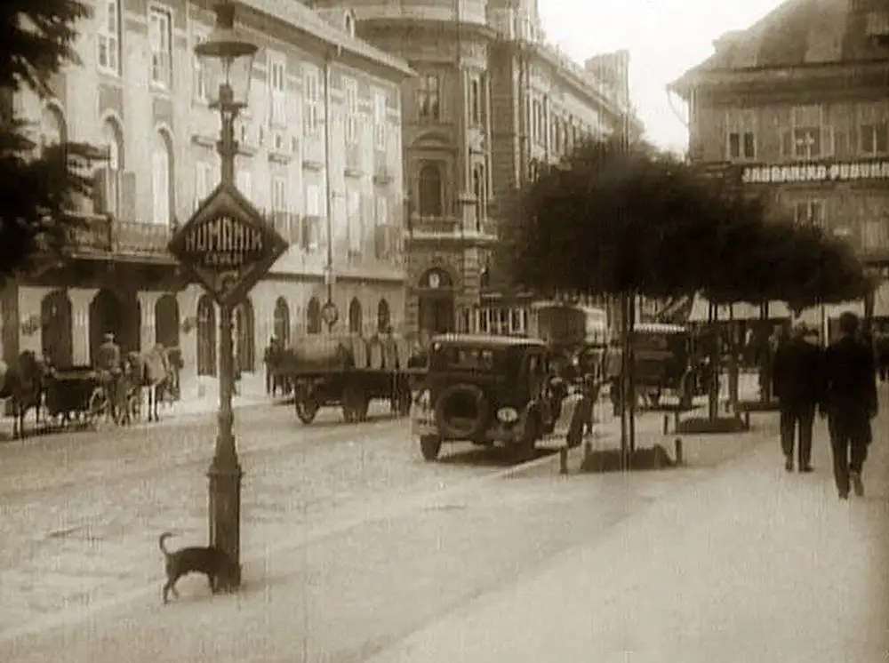 slovenska stari slon in posta 1931.jpg