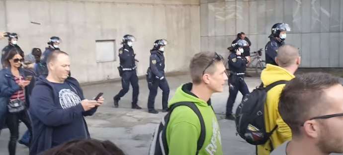 Large Protest in Ljubljana, Tear Gas &amp; Water Canon Used (Video)