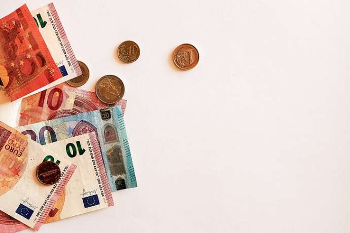 Minimum Hourly Pay for Students Raised to €5.89