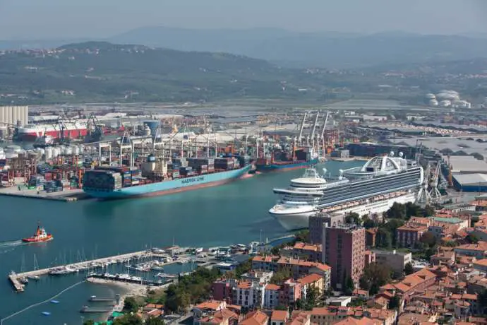 Koper Port to Get Enhanced Role in EU Military Mobility