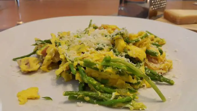 Slovenian Recipe of the Week: Wild Asparagus With Eggs