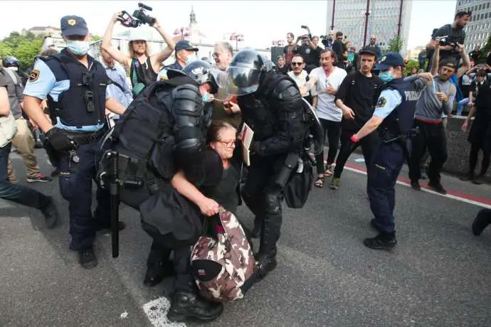 Police Remove Protesters Reading Constitution in Front of Parliament