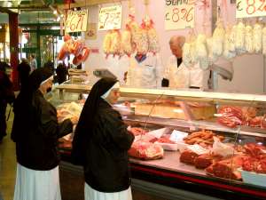 Constitutional Court Rules Sunday Shopping Ban in Public Interest