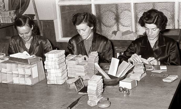 Working at the National Bank in Maribor, 1958