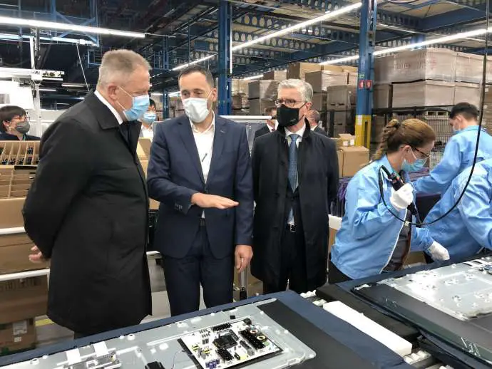 Economy Minister Zdravko Počivalšek  (left), at the site