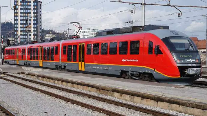 Plans to Improve Rail Links in Ljubljana Area, Out to Kamnik, Vrhnika, Down to Metlika
