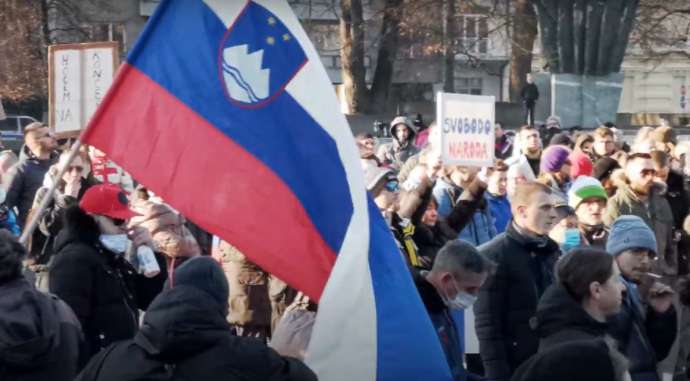 Protest in Ljubljana Over COVID Restrictions, Police Report 200+ Violations
