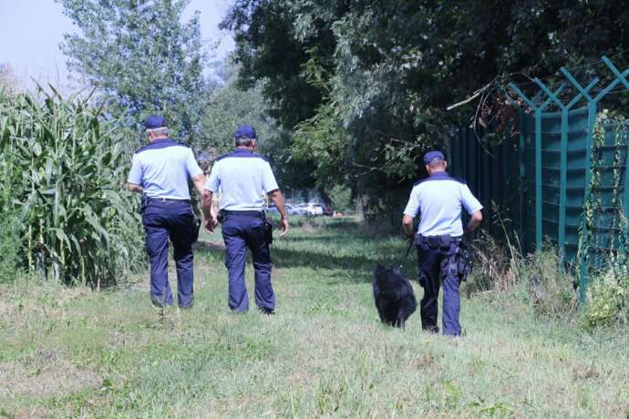 Slovenian police at the Croatian border