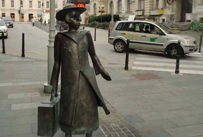 Alma Karlin statue at Celje trainstation