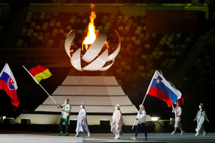 Slovenia&#039;s flag at the closing ceremony