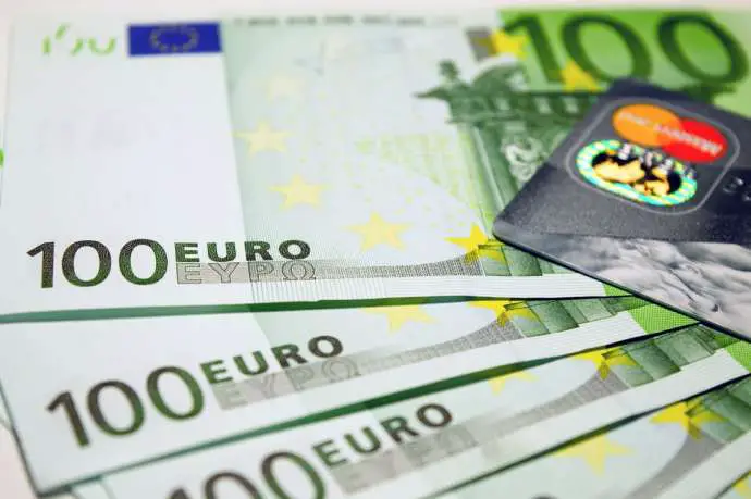 Parliament Confirms Fines from €400 to €4,000 for Breaking Quarantine Orders