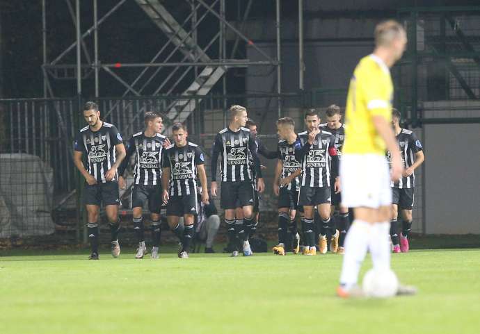 Football: Mura Tops the League after Nine Rounds (Video)