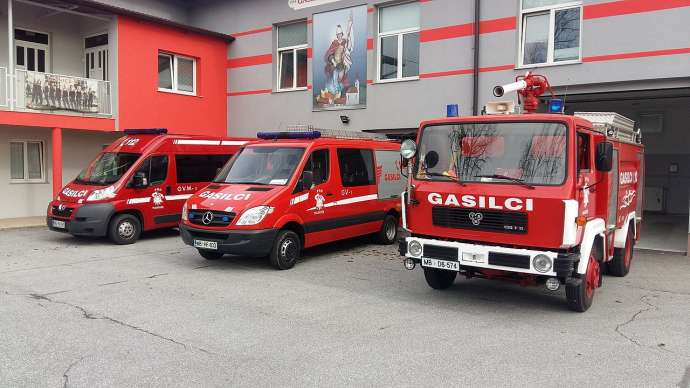 Survey: Slovenians Trust Firefighters the Most, Politicians &amp; Priests Least