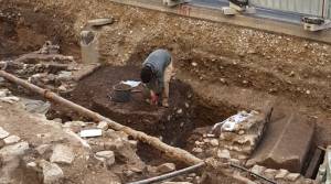 Note the grave on the right