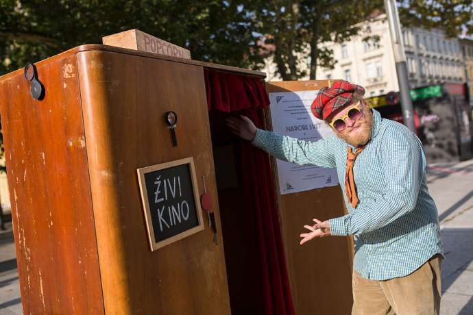 Ana Desetnica Street Theatre Festival Starts Today, Visiting 11 Towns