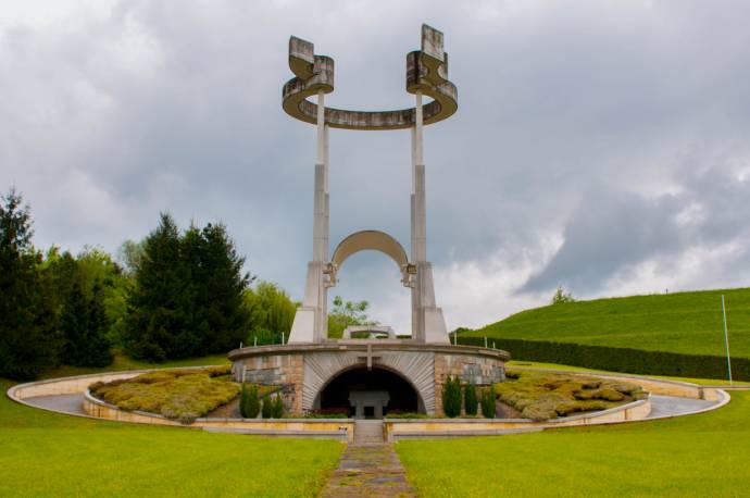 Ceremony in Teharje Remembers Summary Executions After WW2