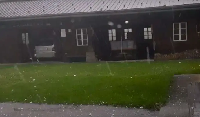Hail the Size of Oranges Falls in South Slovenia (Videos)